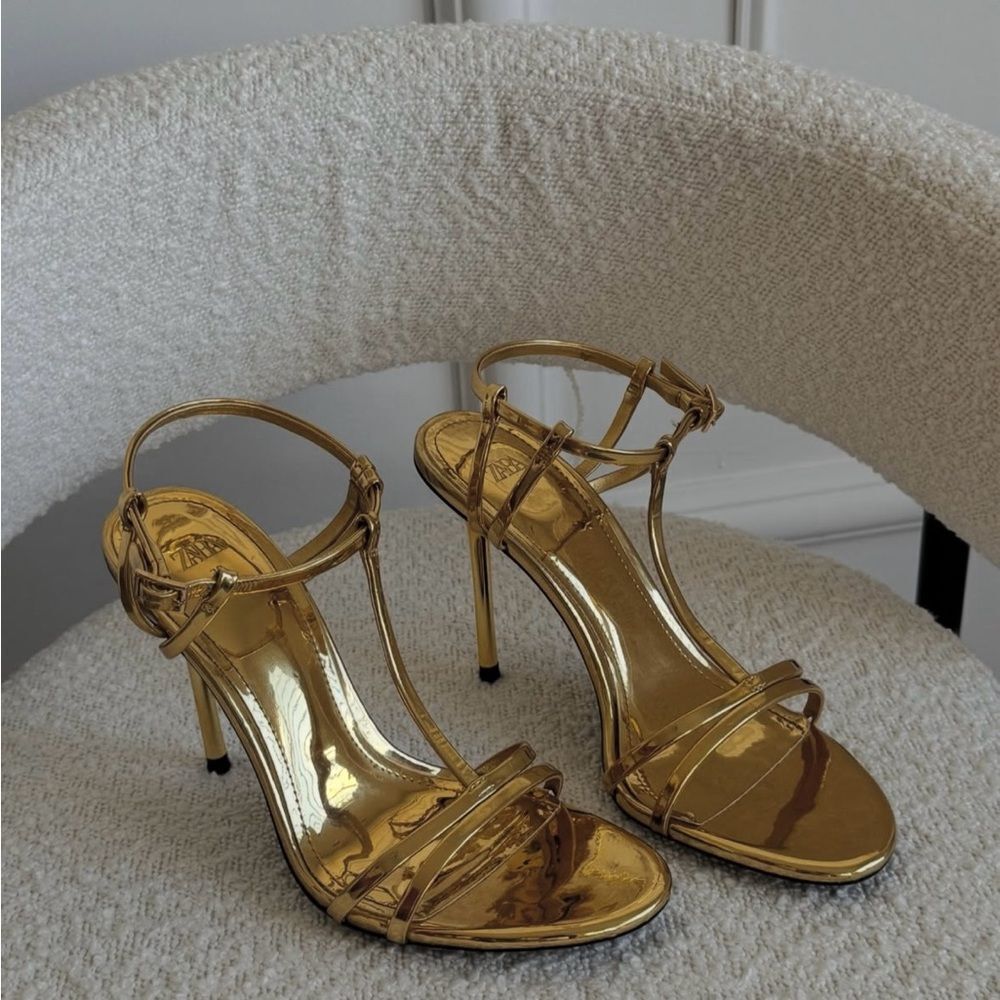 NWT ZARA Ankle Strap Heeled Metallic Sandals in Gold